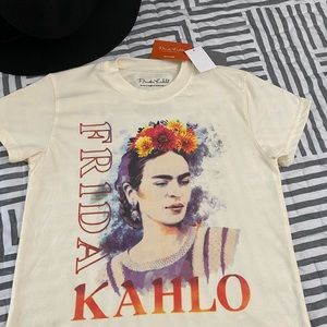 Frida Kahlo Top Tees. Short Sleeves